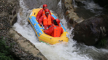 木兰神牛溪峡谷漂流