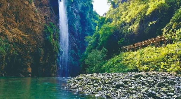 水银河峡谷漂流风景区