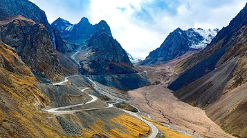 塔里木河与塔克拉玛干游览区