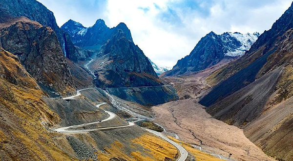 塔里木河与塔克拉玛干游览区