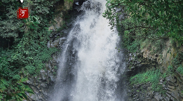 叠水河瀑布