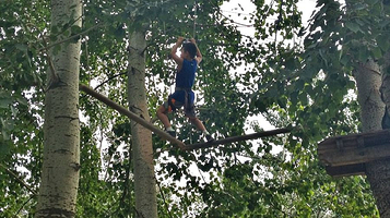 快乐猩猩树上穿越主题乐园(朝阳公园店)