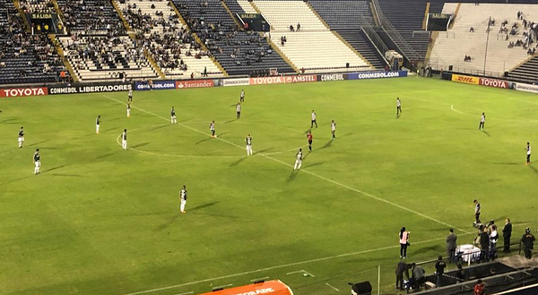 亚历杭德罗·维拉纽瓦体育场