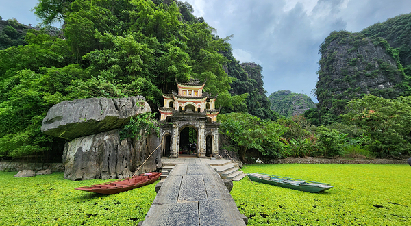 碧洞古庙