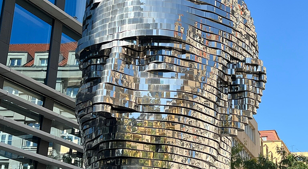 卡夫卡头像雕塑