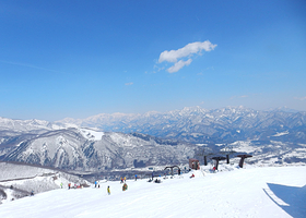 白马八方尾根滑雪场