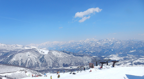 白马八方尾根滑雪场