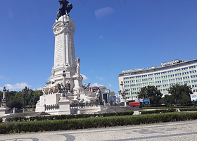 庞巴尔侯爵雕像