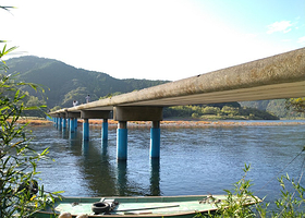 佐田沉下橋