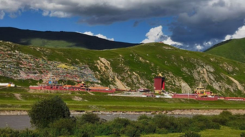 甘孜县雅砻江观景台