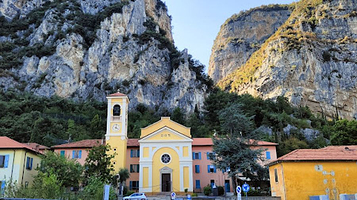 Campione del Garda beach