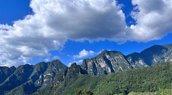 来宾市金秀圣堂大峡谷景区