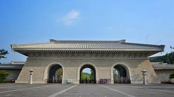 龙门石窟-西山石窟入口