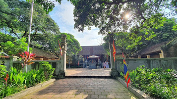 Duong Lam Ancient Village