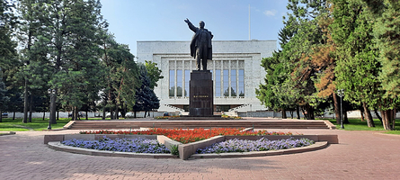 Vladimir Lenin Statue