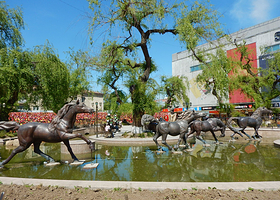 Aichurek Mall Fountains