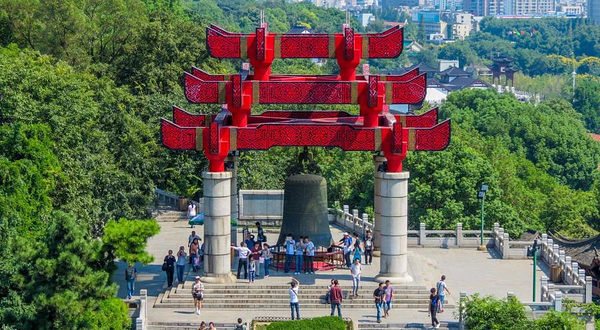 黄鹤楼公园-千禧钟