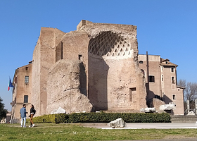 维纳斯和罗马神庙