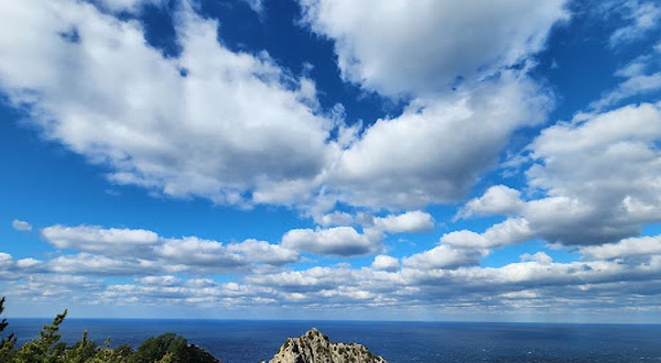 郁陵岛灯塔(台霞灯塔)