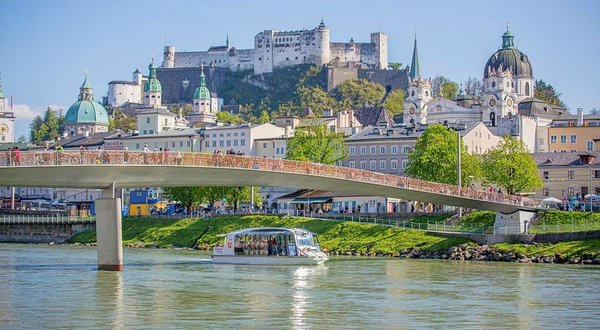 萨尔察赫河游船