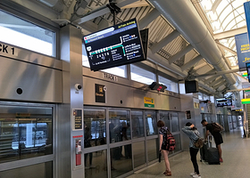 肯尼迪机场空港列车