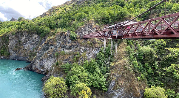 Kawarau Gorge Suspension Bridge