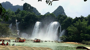 德天跨国瀑布牌坊