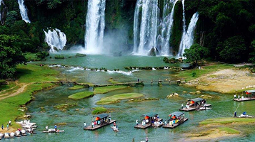 竹排游客上落点