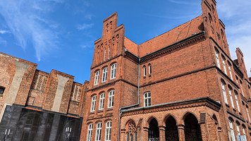 吕贝克城门与修道院