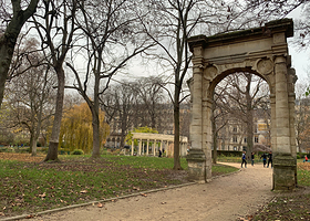 La ruine de la Porte Saint Jean de l'Hôtel de Ville