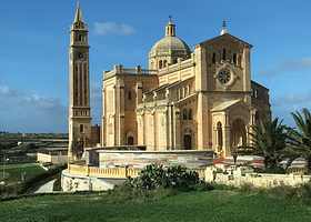 塔平努圣母教堂