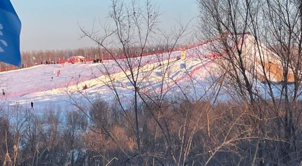 银湖山滑雪场