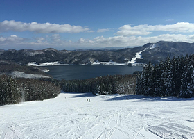 白马Sanosaka滑雪场