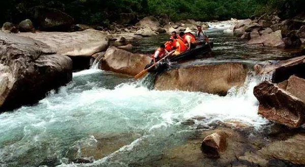 金沙峡谷漂流