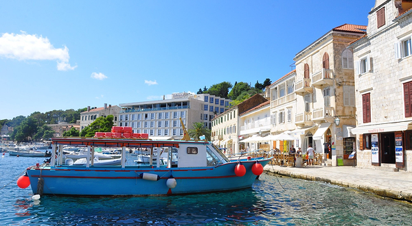 赫瓦尔主教座堂