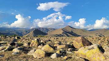 Küngöy Ala-Too Range