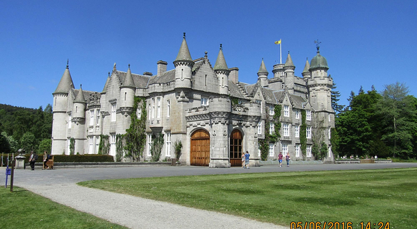 巴尔莫勒尔城堡