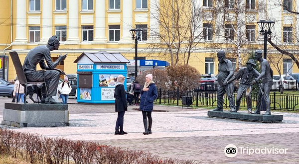 莱昂奈德.盖带雕塑