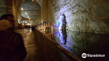 罗马尼亚斯勒尼克盐矿