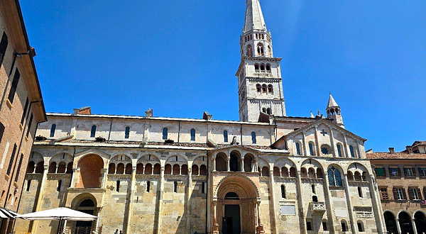 摩德纳主教座堂