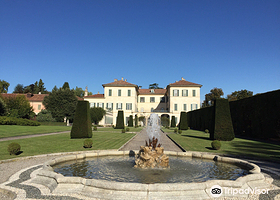 Multium - 空间与镜子画廊