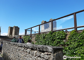 蒙特里久尼徒步游