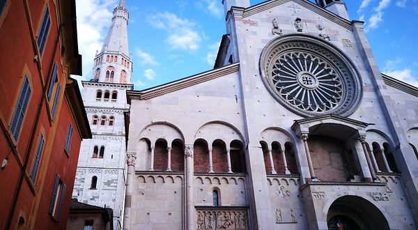 摩德纳主教座堂