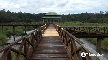 拉辣湖天空之镜