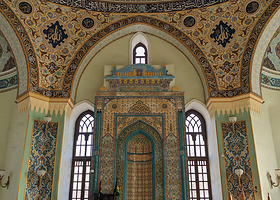 塔扎皮尔清真寺