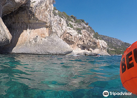 Snorkeling a Cala Gonone