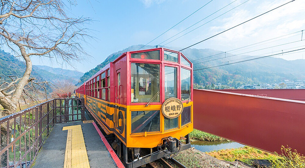 岚山嵯峨野观光小火车
