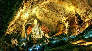 卡卡瓦米尔帕溶洞