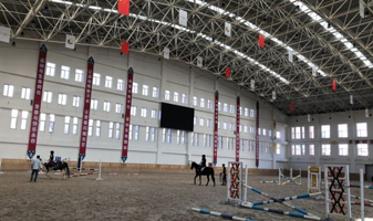 内蒙古月河湾马术乐园