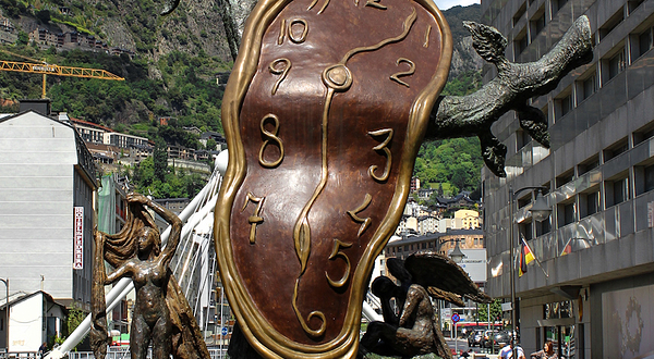 永恒的时间雕塑